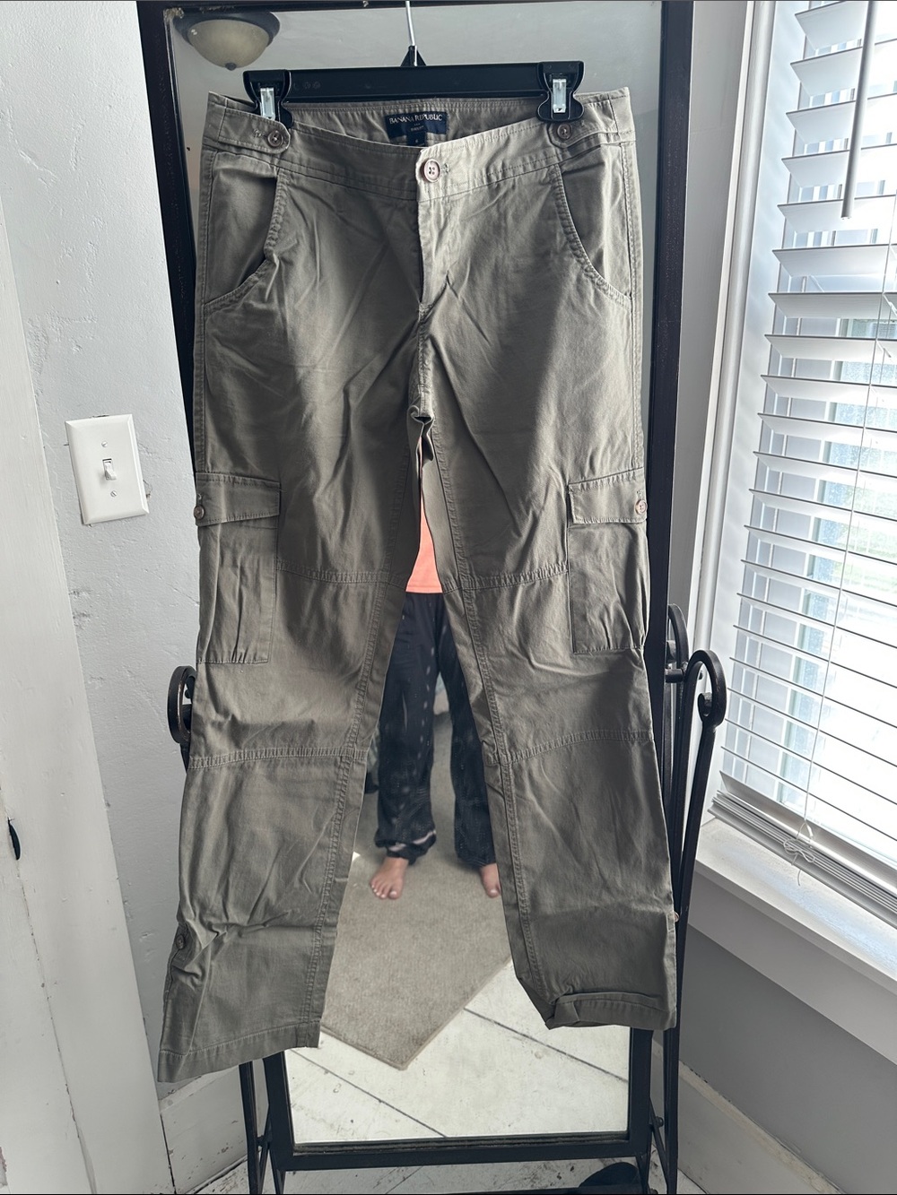 Banana Republic Olive Cargo Pants - Khaki Green